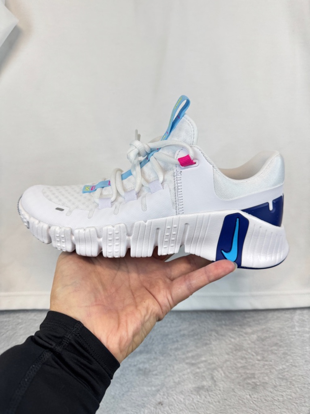 👟 Nike Free Metcon 5 Women’s Sz 7.5 White/Aquarius Blue Training Sneaker